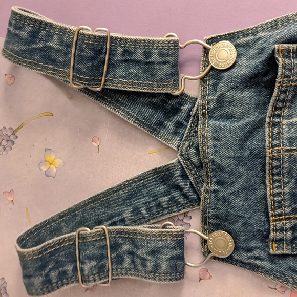 🧁 Levi's size 4 shortalls 100% cotton super cute - Picture 4 of 8